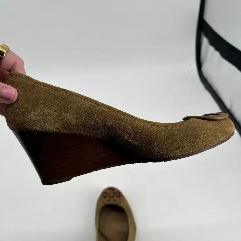 Tory Burch Sophie Olive Brown Suede Leather Logo Wedge Pumps classic Size 10.5